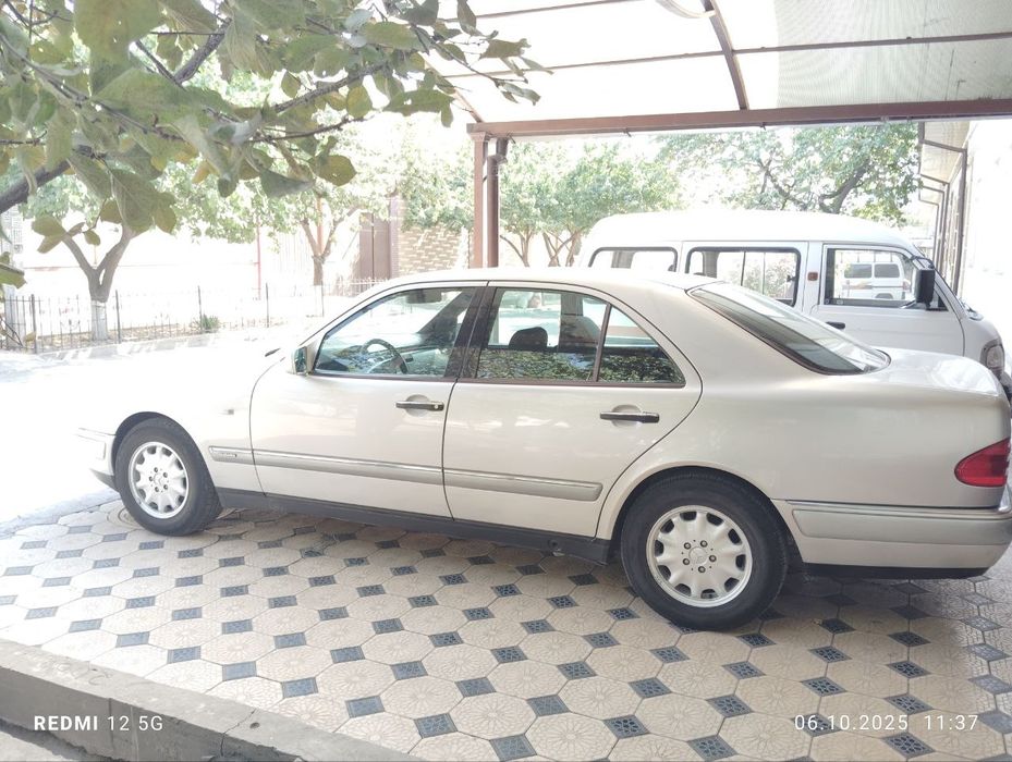 w 210 mersedes  sotiladi