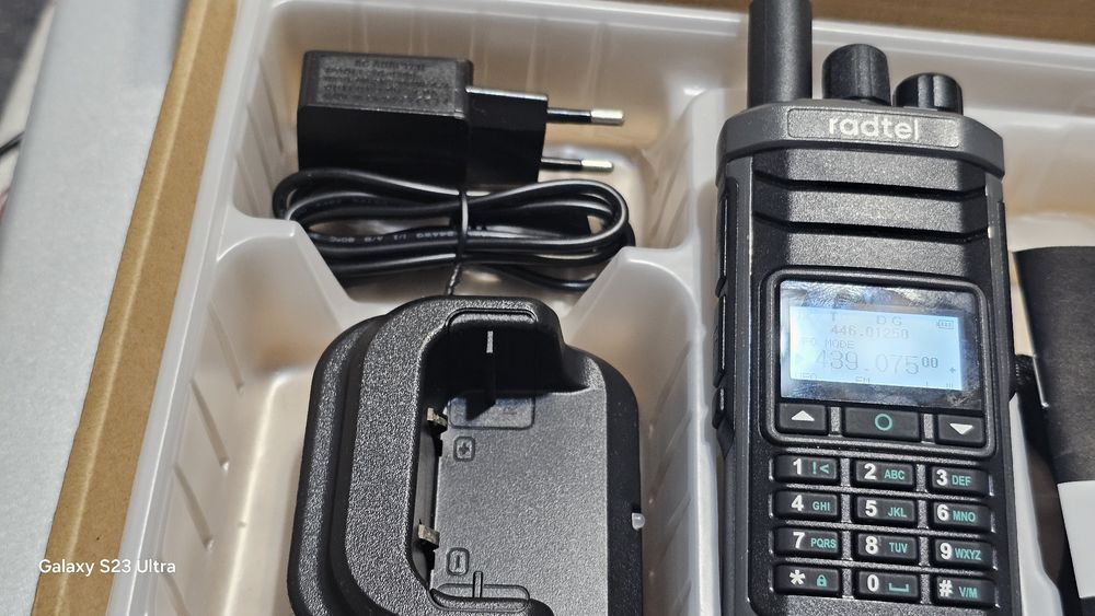 Statie emisie-receptie protabila RADTEL RT-860 ca  noua..