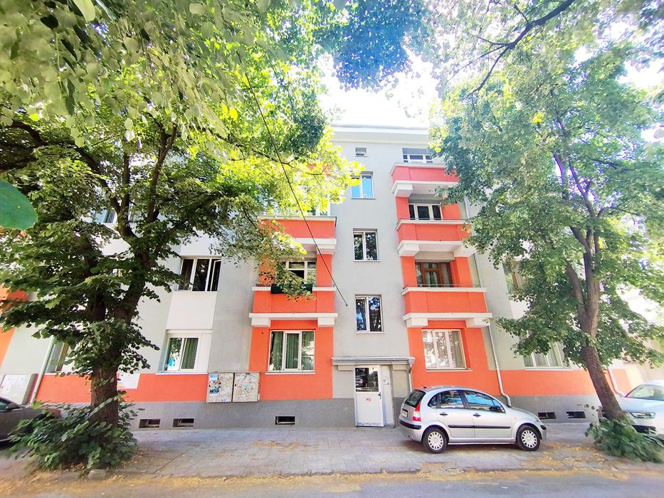 ТОП! Ремонтиран 2-стаен до зала „Кракра“, санирана сграда,  – Център