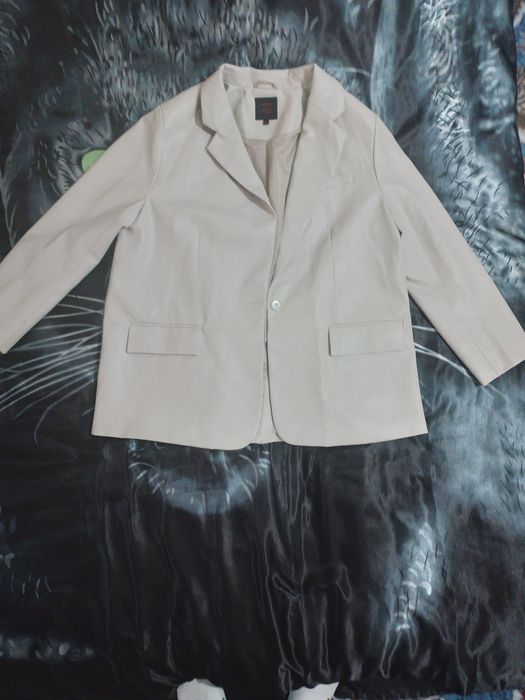 Костюм экокожа состояние новое