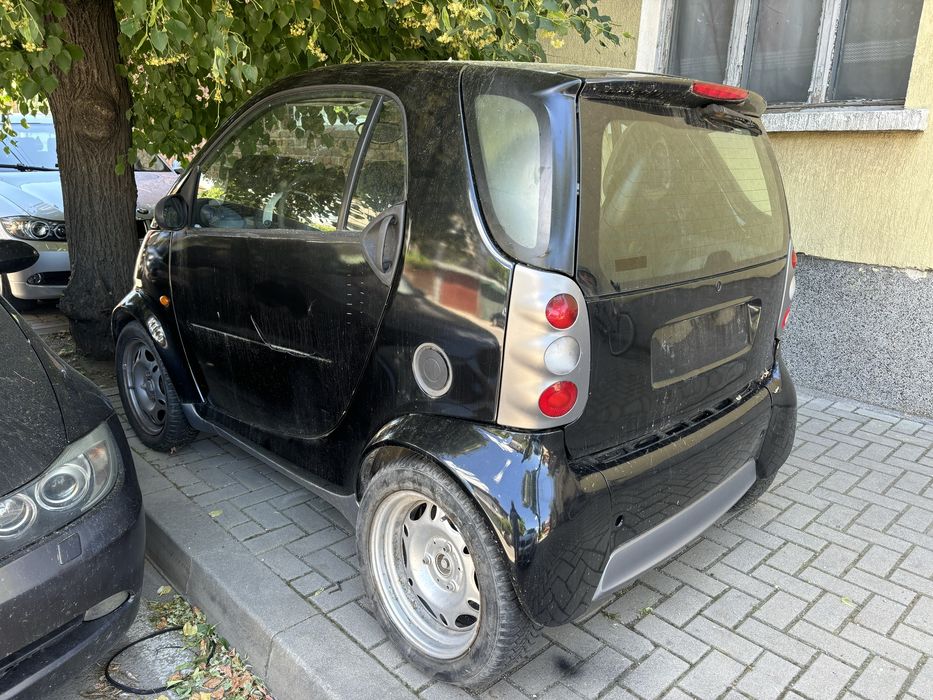 Смарт  форту 700 бензин. За части.