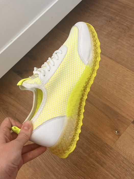 Кроссовки, женская обувь