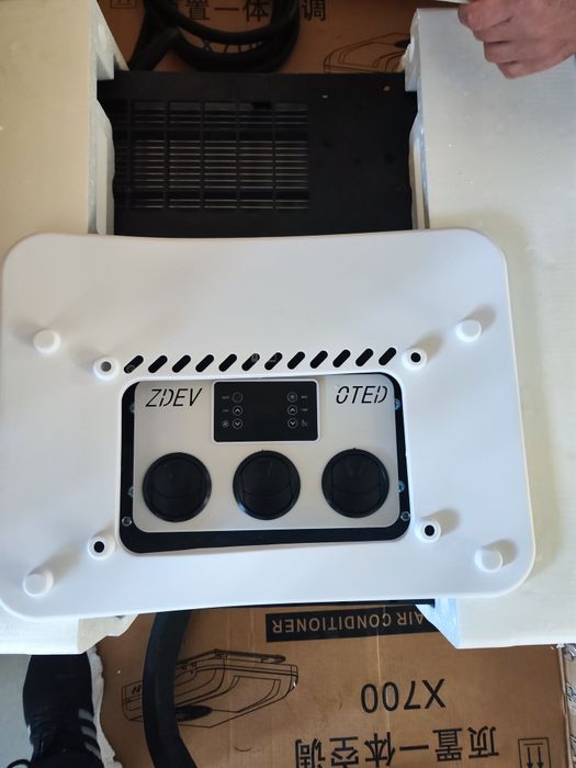 Климатик 12w 24w за камиони бусове