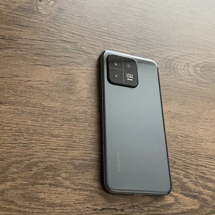 Продавам Xiaomi 13 5G – 256 GB, отлично състояние