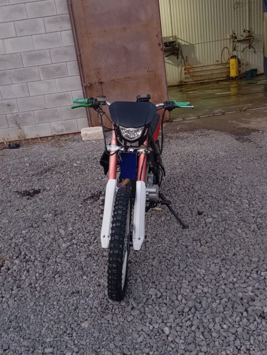 Продам индуро 250куб