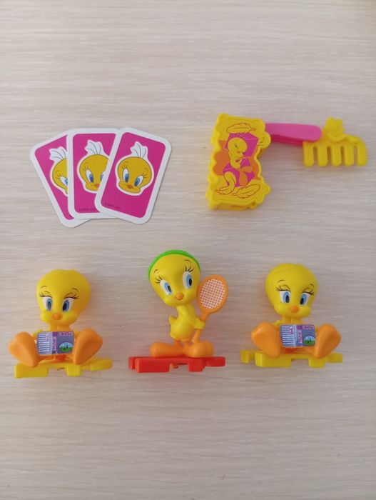Kinder joy Looney Tunes