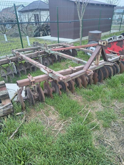 Vând disc și combinator în stare bună de funcționare