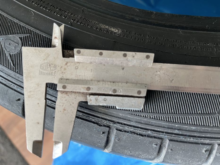 Летни гуми Dunlop 235/55 R20