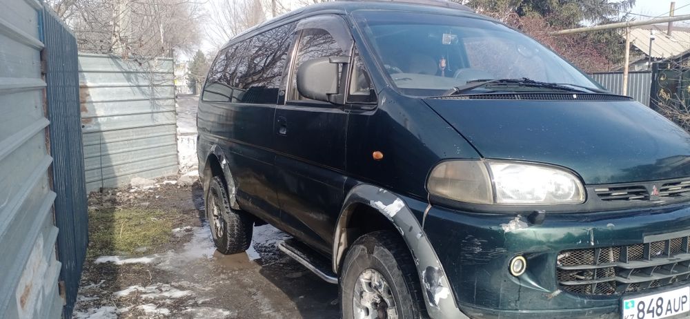 Продам делику бензиновую