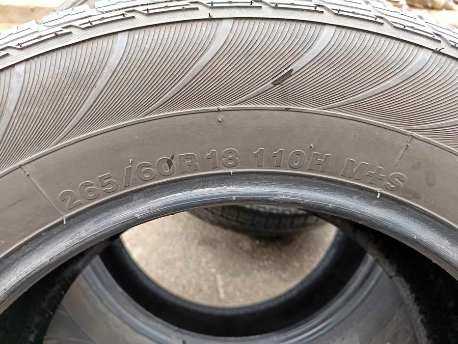 265/60/18 Kumho Solus kl21