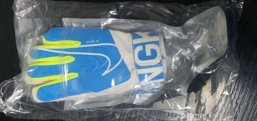 Vand manusi de portar Nike,produs Nou, sigilat, preț 89 Ron