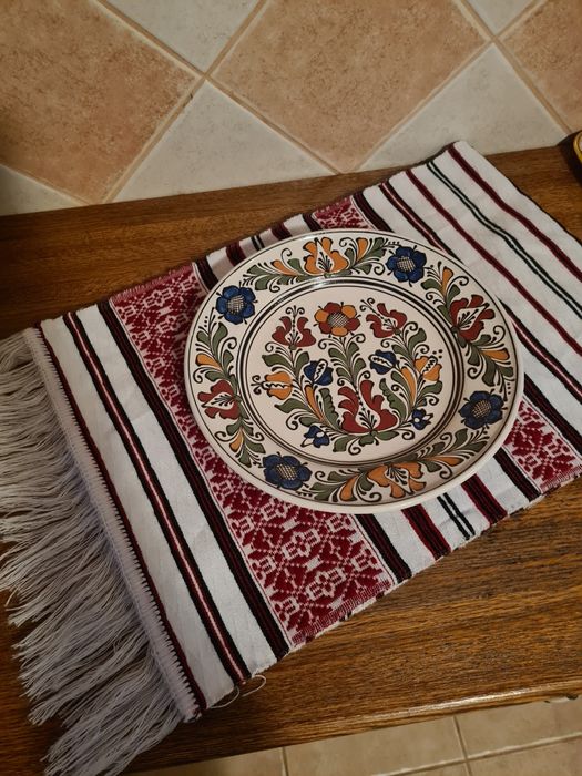 Set cadou-Decor tradițional-Farfurii pictate manual-Stergare-Romanesc