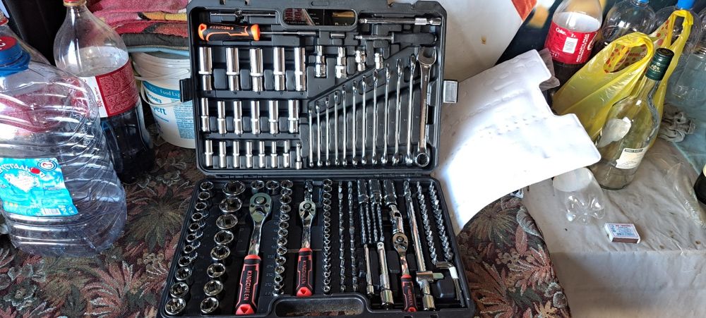 Продам наборы ключей.