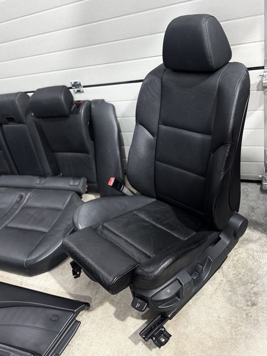 Перфектен черен кожен рекаро салон за бмв Е61 (комби)