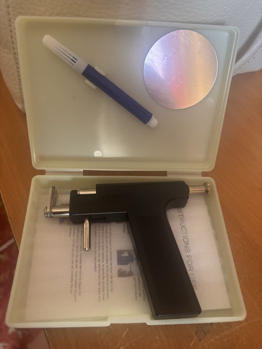 Продам аппарат для прокола ушей