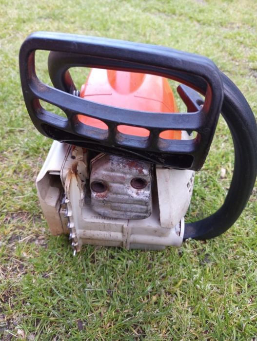 Vând Stihl MS181