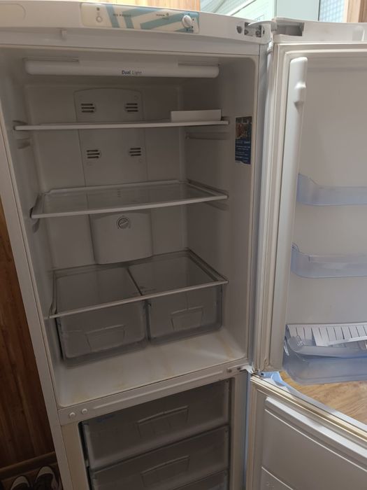 Холодильник  Indesit  б/у