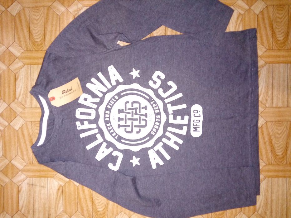 Продам футболки на мальчика.