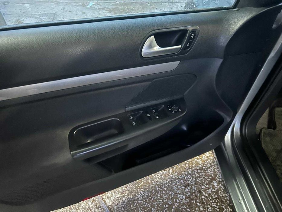 Volkwagen Golf IV 2012