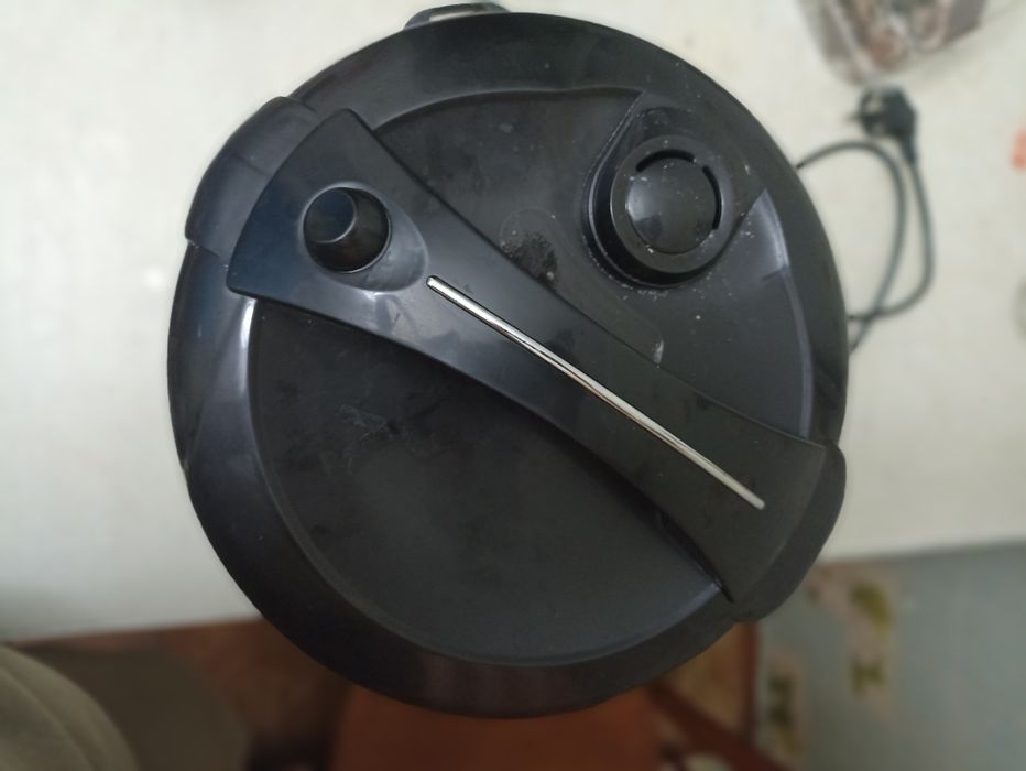 Продам мультиварку.