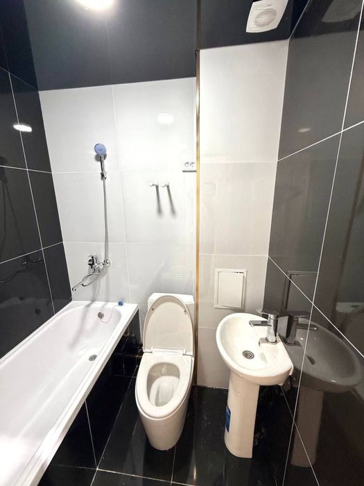 Сдается 1 х комнатная квартира на 4 этаже Крытый рынок 300$