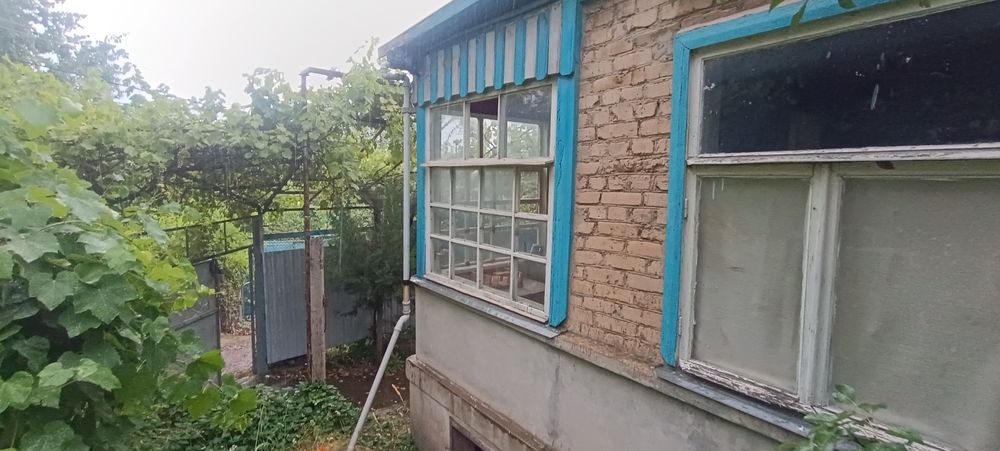 Чарвак дача участок 6,5 соток в центре Чарвака кадастра, дом бассейн