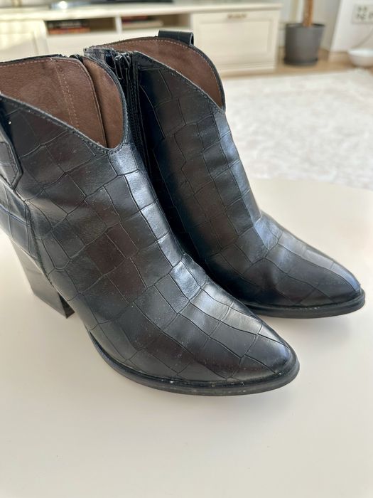 Ботильоны-казаки 35,5-36 размер.