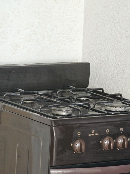 Продам газовую плиту