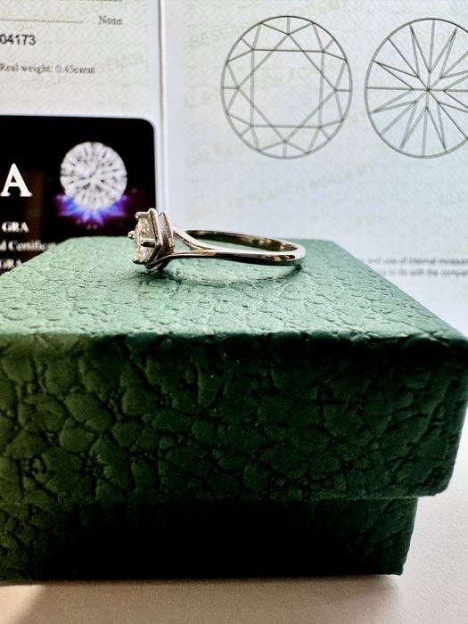 Сребърен пръстен с мойсанит (Диамант) 0.5 карата