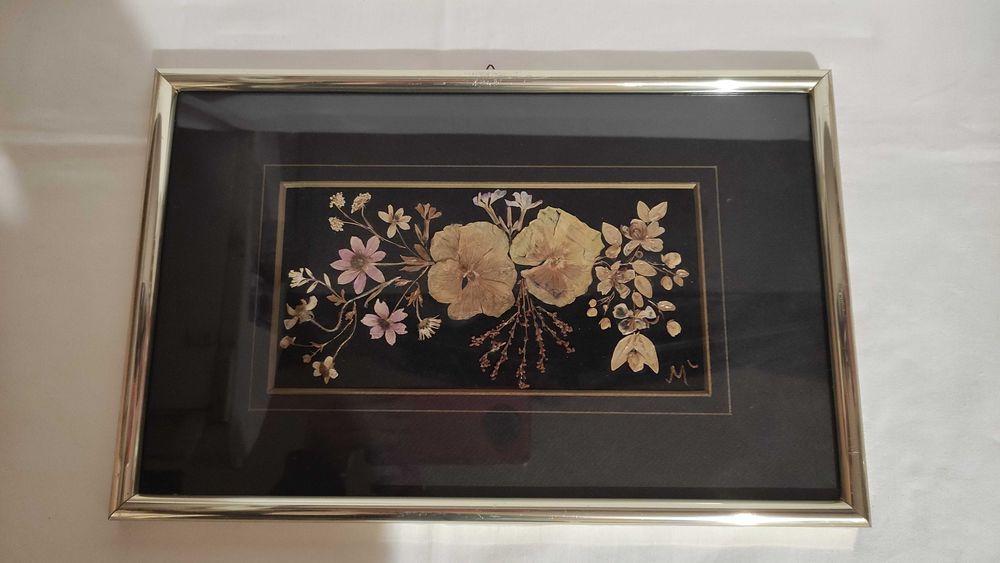 2 стенни пана/картини с изсушени цветя