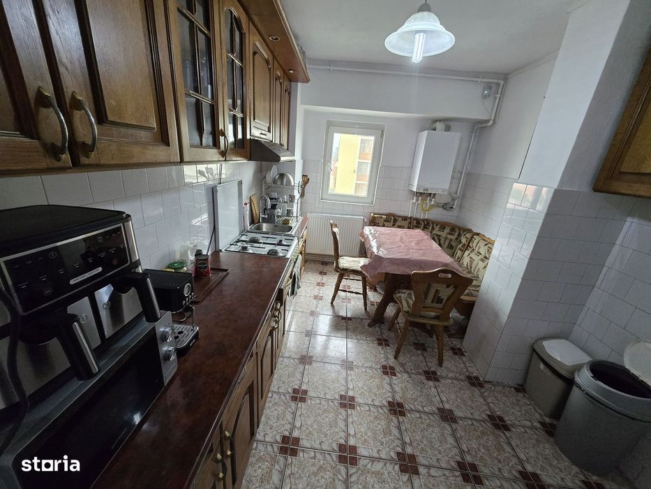 Apartament 3 camere, 2 bai, centrala proprie, Complexul Studentesc