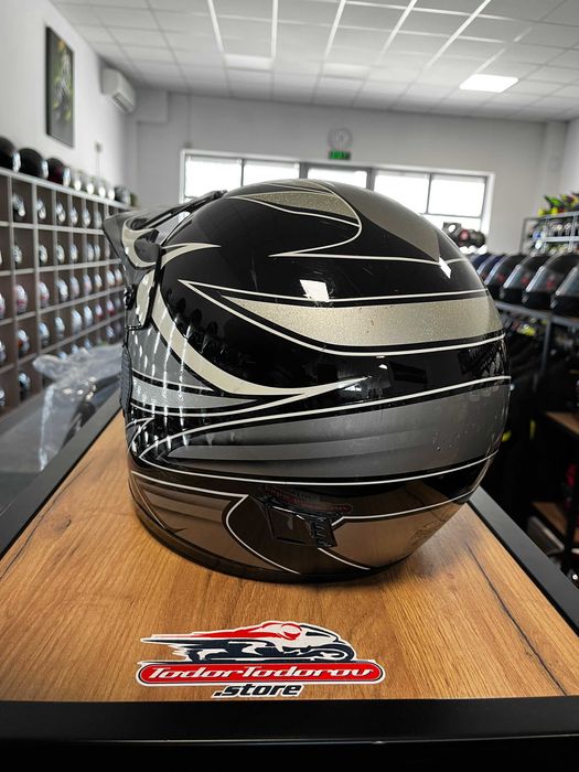 Мотокрос каска THH Helmets,размер M 57-58 см.добро състояние