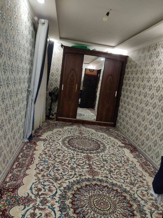 Срочно продаётся 2.х комнатная кв. В 1 этаже 2мик. 3дом.