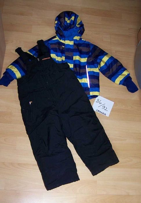 Costum schii mar.68/74-86/92 si 98