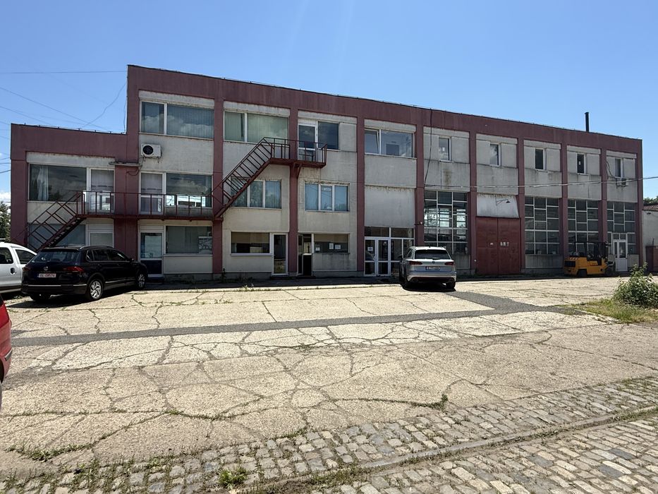 Inchiriem cladire birouri 630 mp zona port