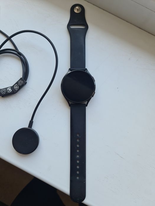 Смарт часы в хорошем состоянии без царапин