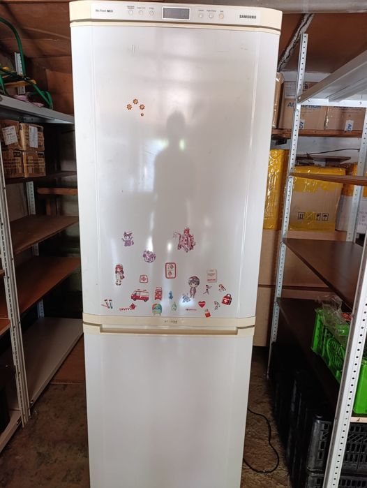 Холодильник Samsung