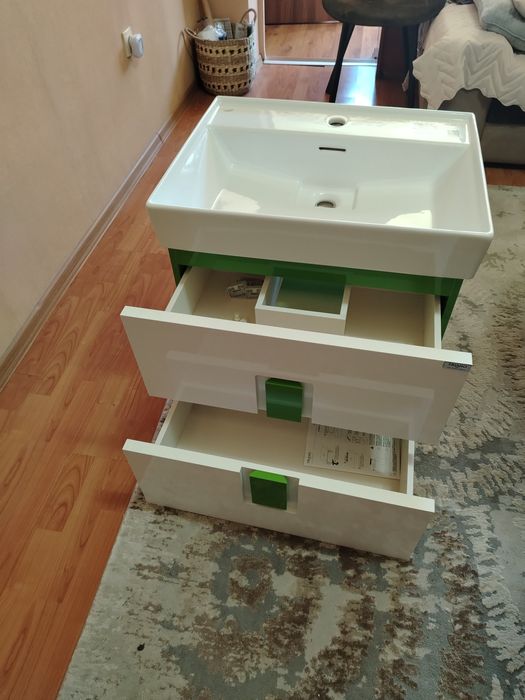 Шкаф за баня с мивка