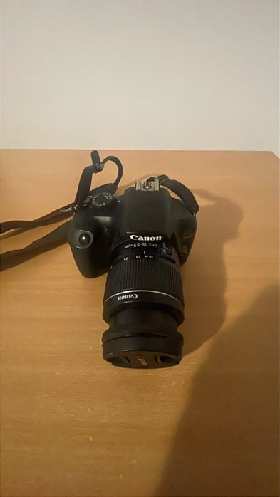 Aparat foto canon 3 obiective se da urgent !!
