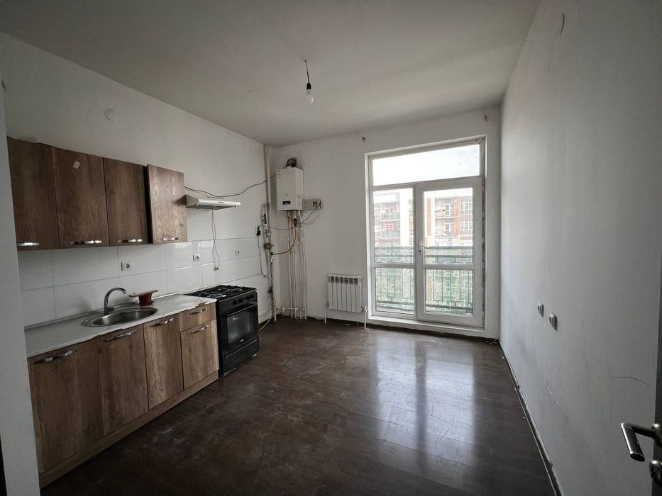 Мирзо Улугбек тумани, Корасув-6 да Академияни якинида ижарага