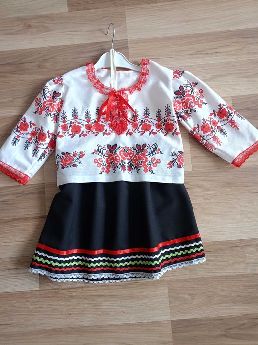 Народни носии за Лазарки