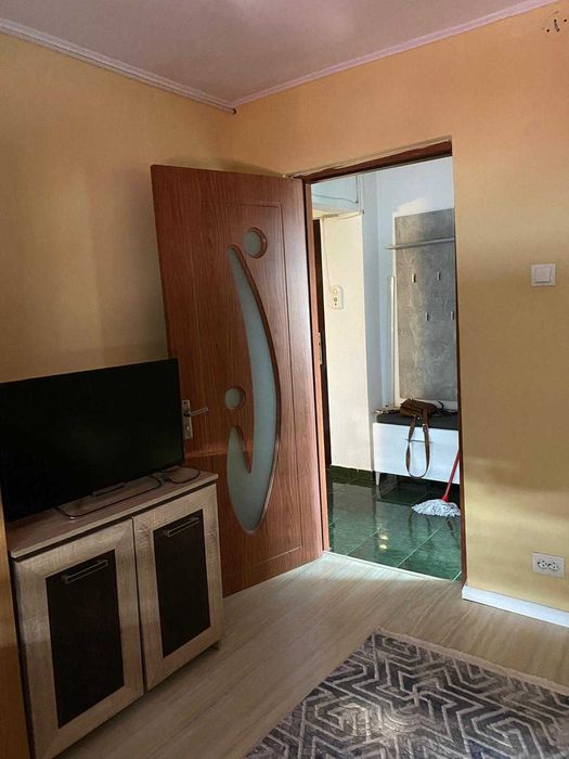 Inchiriez garsoniera in militari pe valea lunga