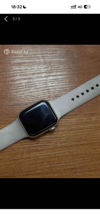 Продам Apple Watch se2