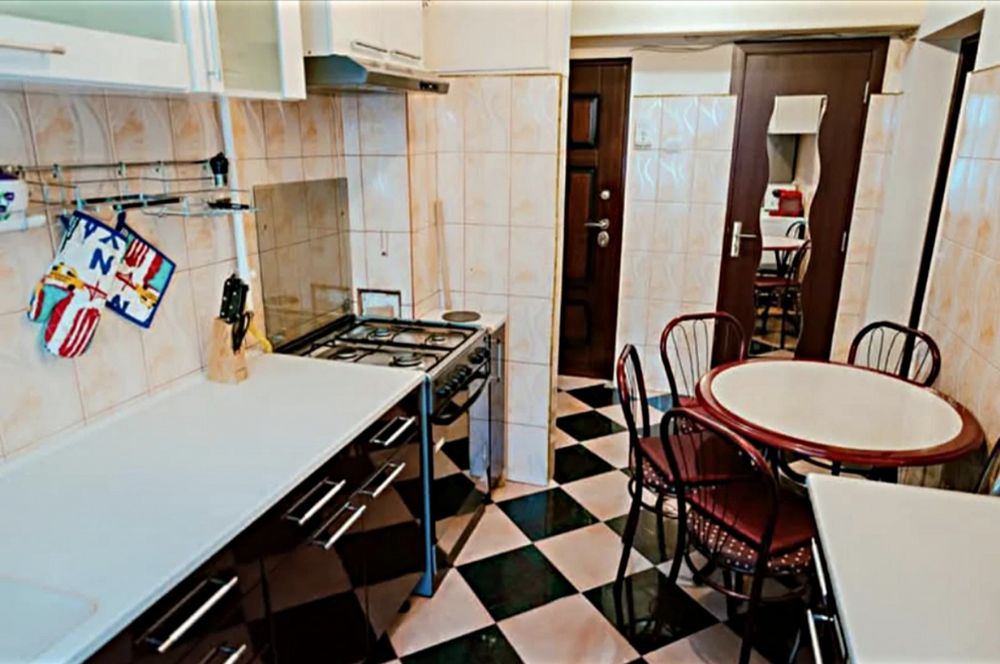 Închiriez apartament micro 1