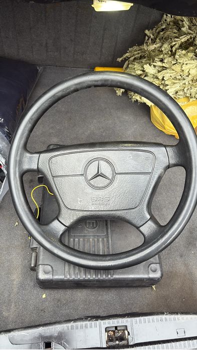 Продам руль мерс 124