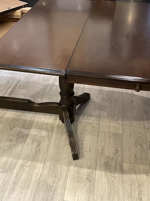 Продаю стол