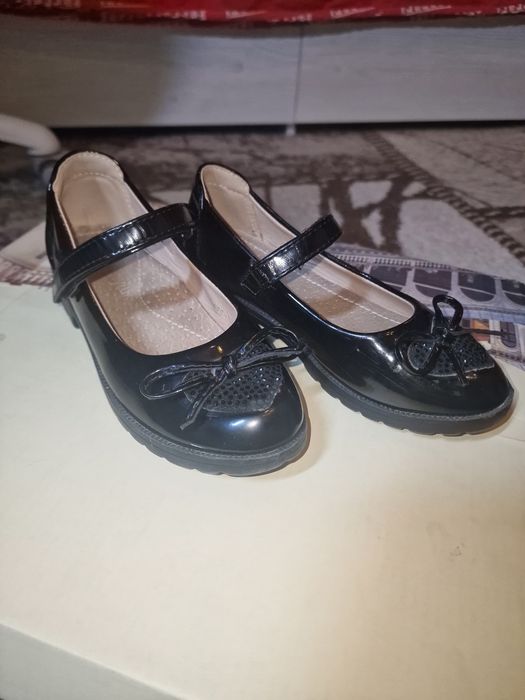Туфли лакированные 28 размер