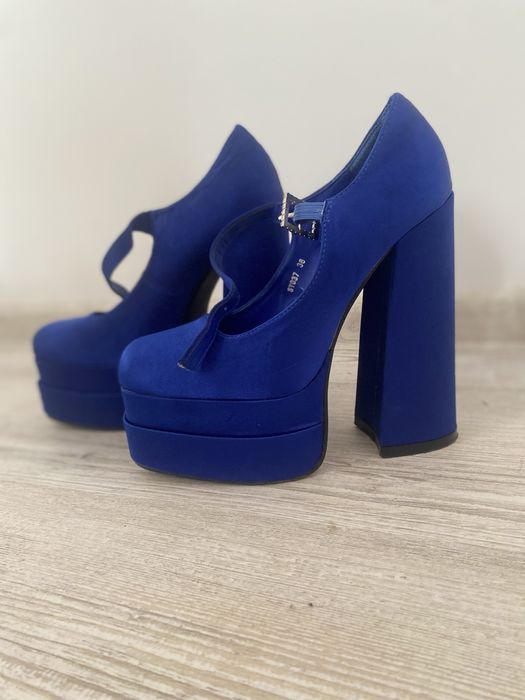 Pantofi toc patrat