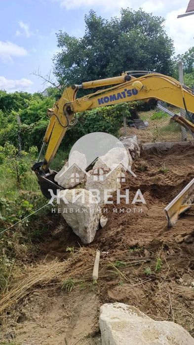 Парцел с ток и вода в м-т Зеленика, район Аспарухово, площ 991 кв.м