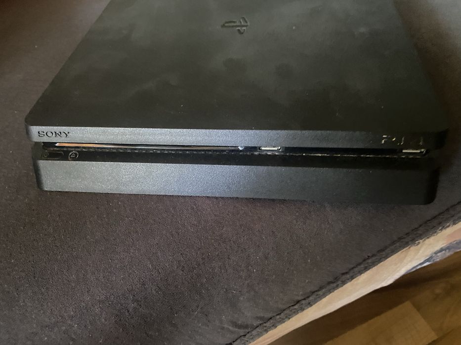 Playstation 4 slim 1TB